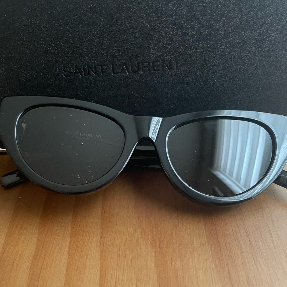Saint Laurent Classic Black Cat-Eye Sunglasses - Picture 2 of 4